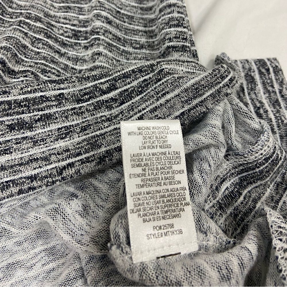 Bobeau stripes pattern slit side T-shirt size small - Picture 3 of 12